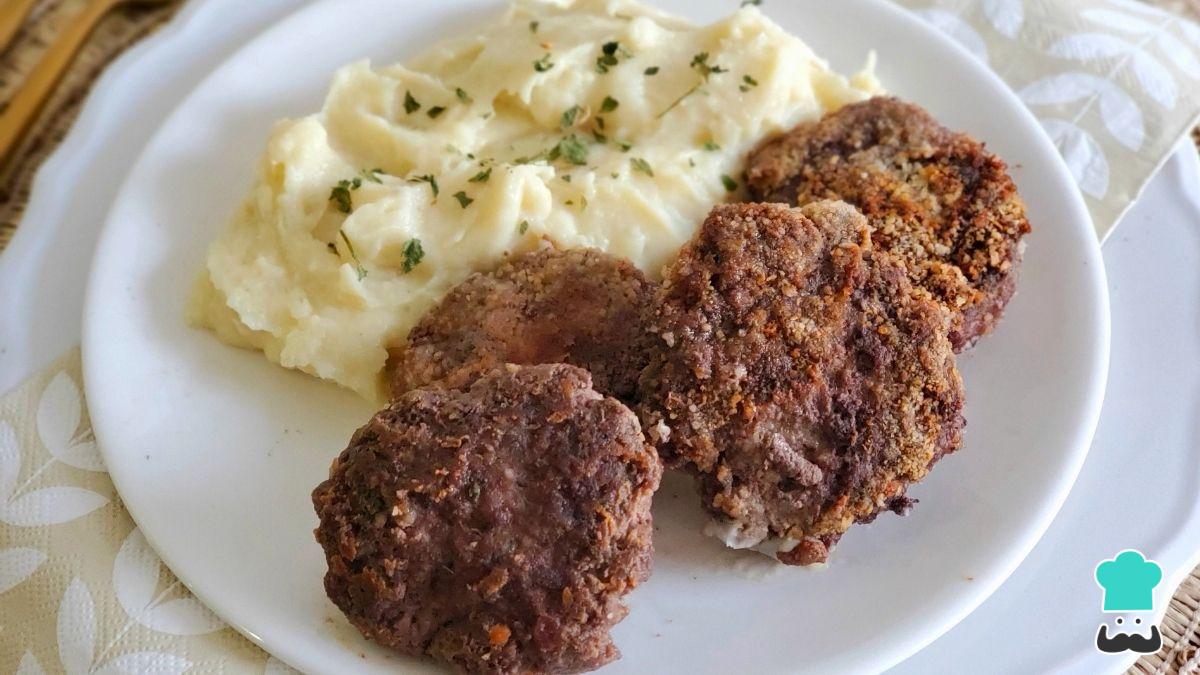 Recette de steaks russes de grand-mère : le secret pour être toujours dorés et très juteux
